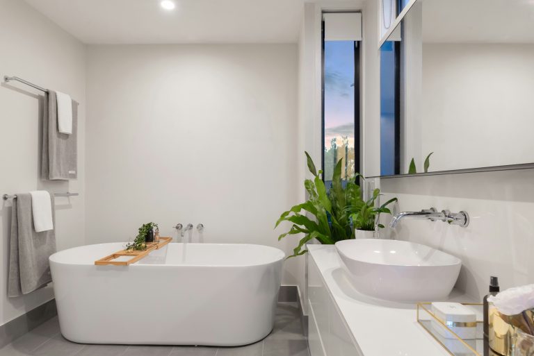 WHY TO CHOOSE CORIAN® FOR YOUR SHOWER WALLS